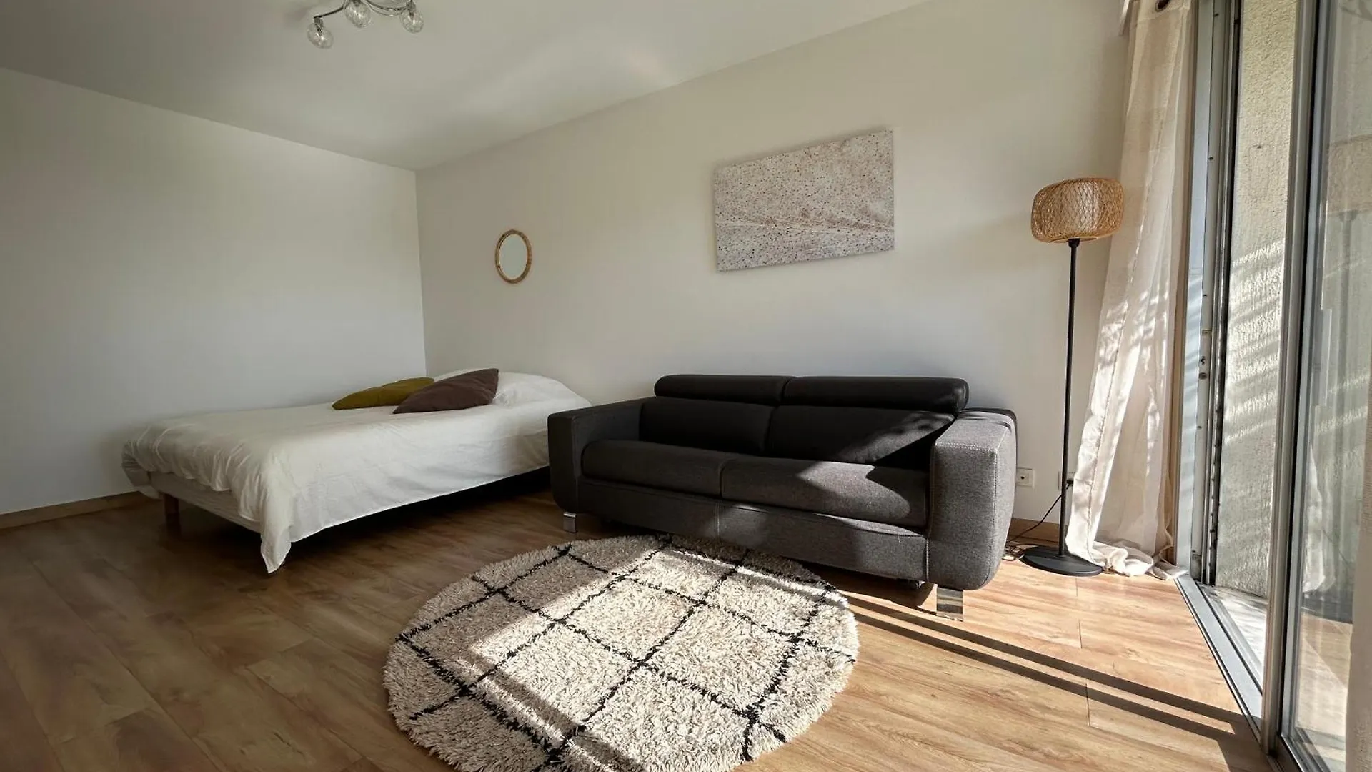 Sea View Flat With Car Park Boarder Cannes Le Cannet 0*,  France