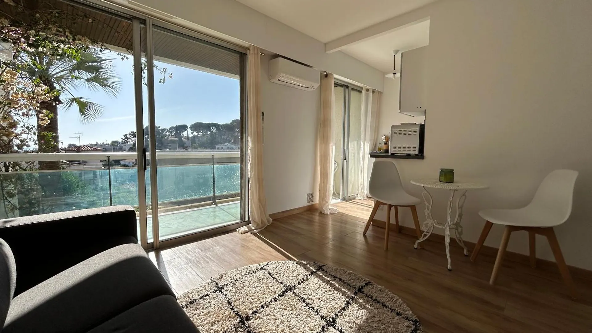 Apartment Sea View Flat With Car Park Boarder Cannes Le Cannet France